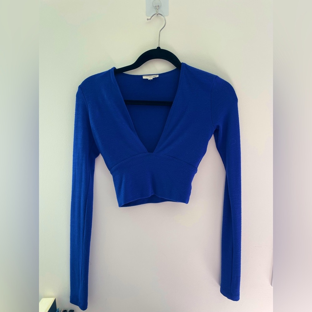 Aritzia Wilfred Free Blue Long Sleeve Plunging V Neck Crop